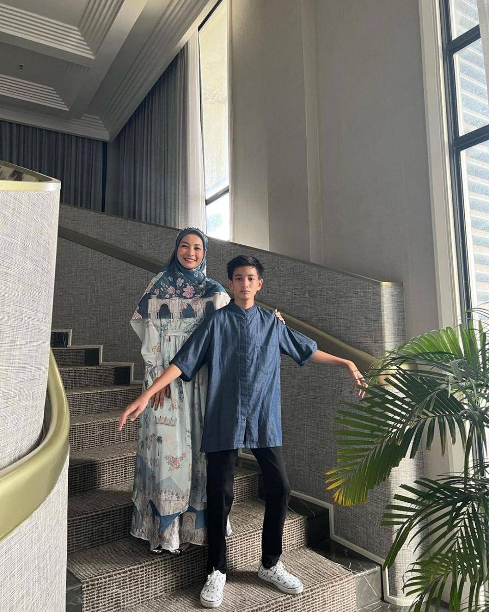 Hesti Purwadinata dan Regas Borne Putra menjadi model fashion show brand Natasha Rizky  (instagram.com/hestipurwadinata)