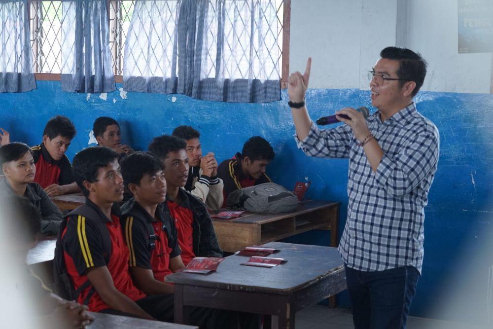 Bane Manalu Motivasi Pelajar SMK GKPI 1 Siantar untuk Berani Bermimpi