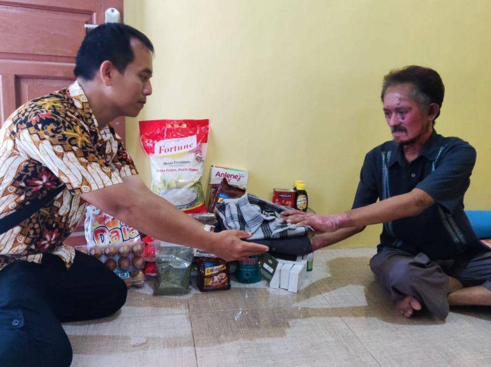 Kemensos bantu korban ledakan tabung gas di Bandung. (dok. Kemensos)