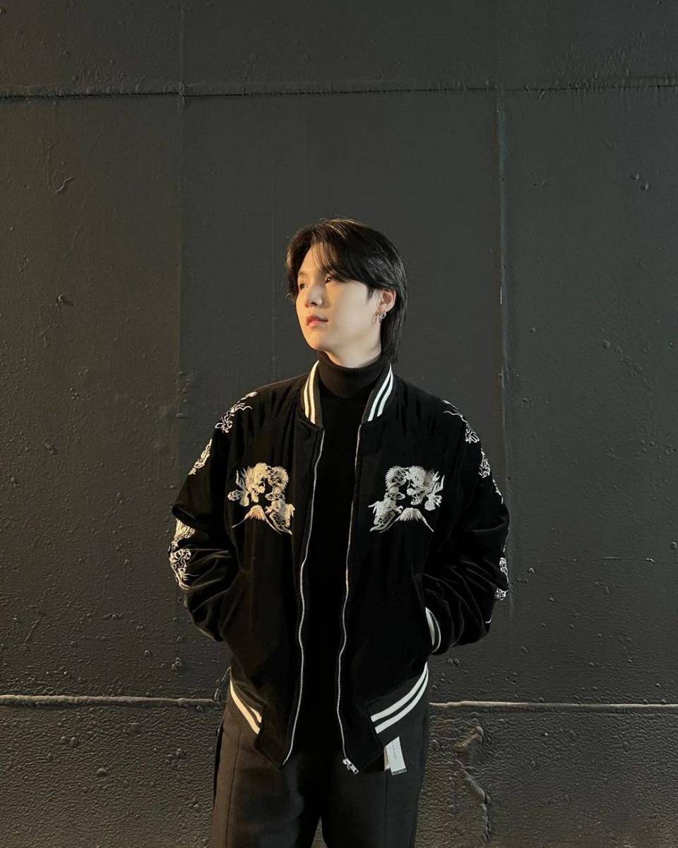 Gaya busana Suga BTS (instagram.com/agustd)