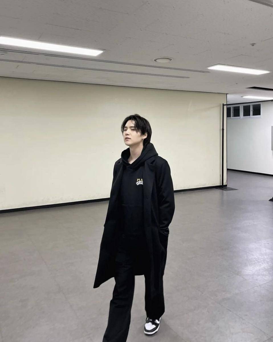 Gaya busana Suga BTS (instagram.com/agustd)