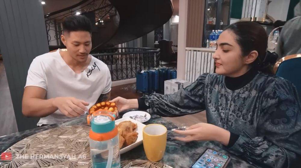 Millen buka puasa di rumah Ashanty (YouTube.com/The Hermansyah A6)