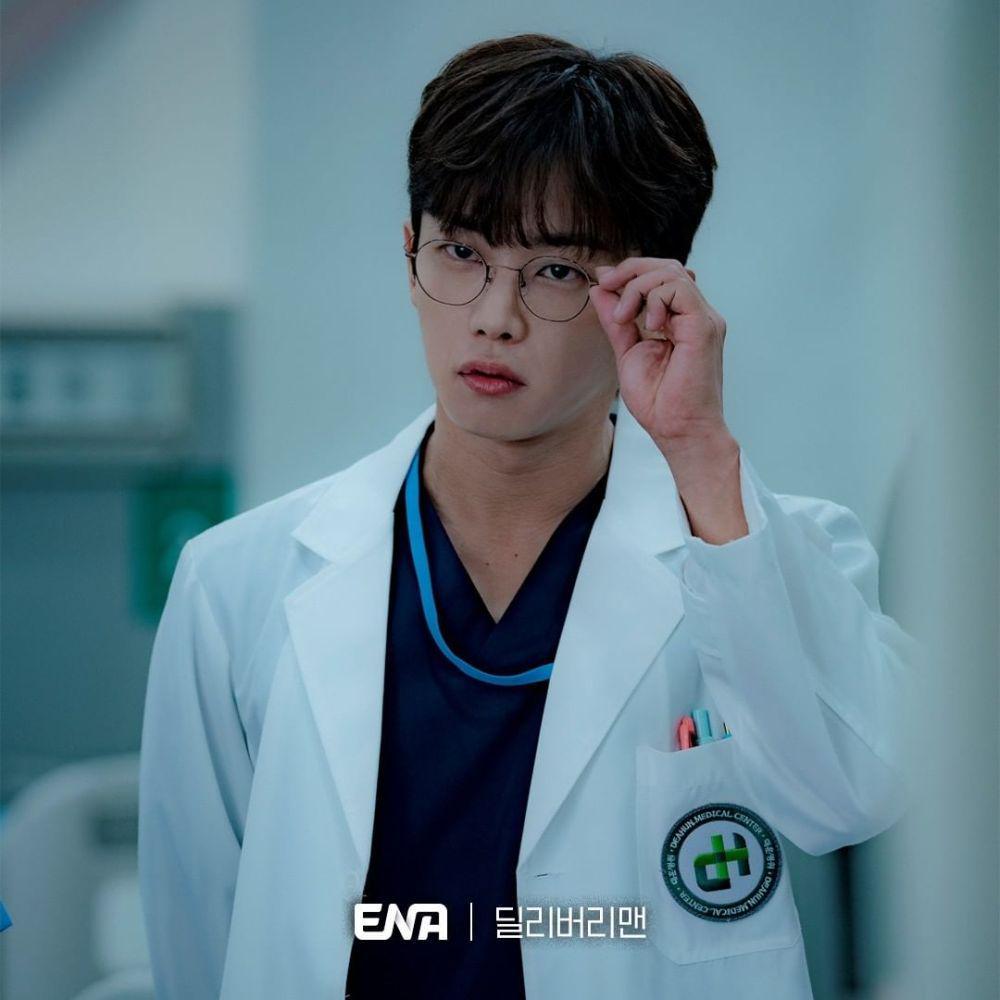 still cuts drama Delivery Man (instagram.com/channel.ena.d)