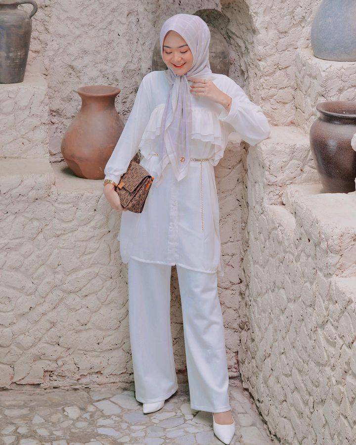 model celana yang cocok dengan tunik (instagram.com/dsyrhy)