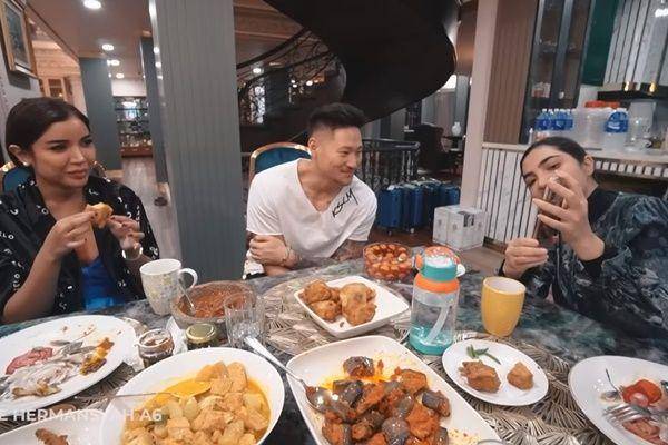 Millen buka puasa di rumah Ashanty (YouTube.com/The Hermansyah A6)