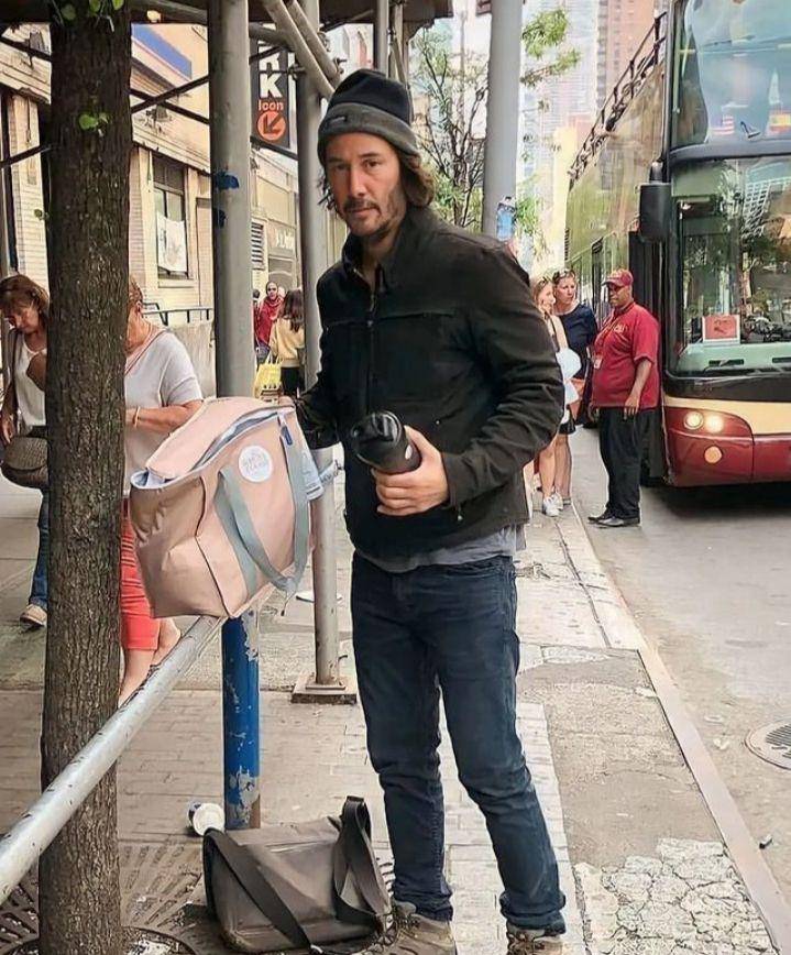 potret Keanu Reeves (instagram.com/keanureevesofflcal_)