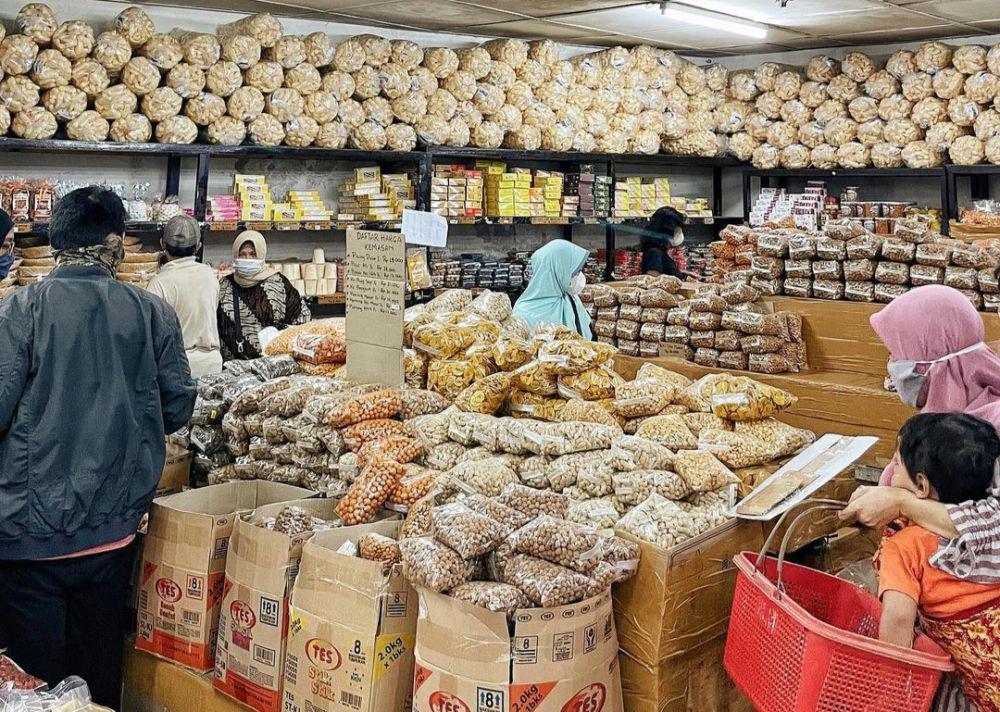 7 Pusat Belanja Jajanan Kiloan di Surabaya, Harga Termurah!