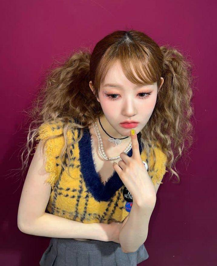 potret hair style member STAYC (instagram.com/stayc_highup)