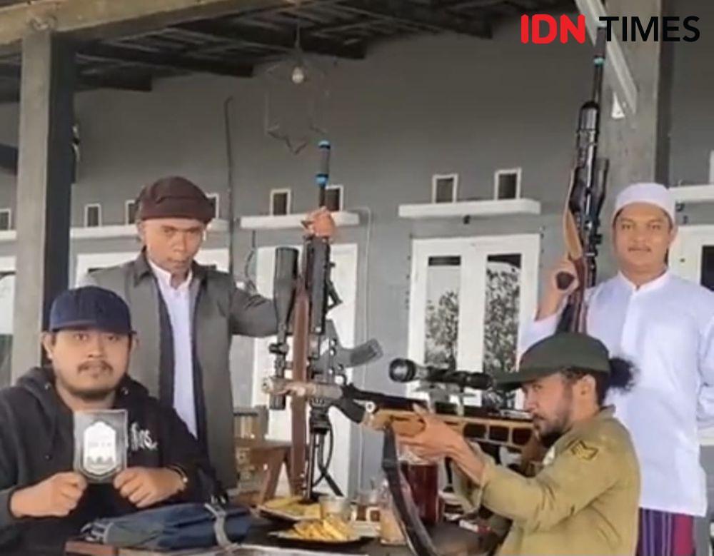 Calon Anggota DKM Al Jabbar Viral Tenteng Pistol, Gubernur: Evaluasi!