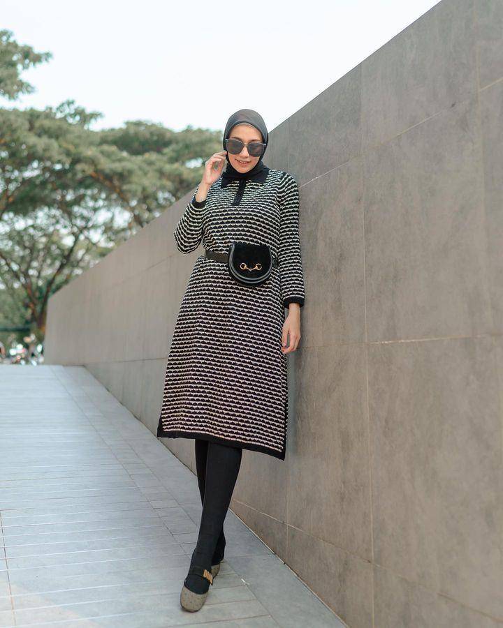 model celana yang cocok dengan tunik (instagram.com/megaiskanti)
