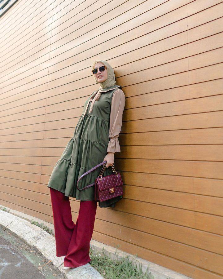 model celana yang cocok dengan tunik (instagram.com/megaiskanti)