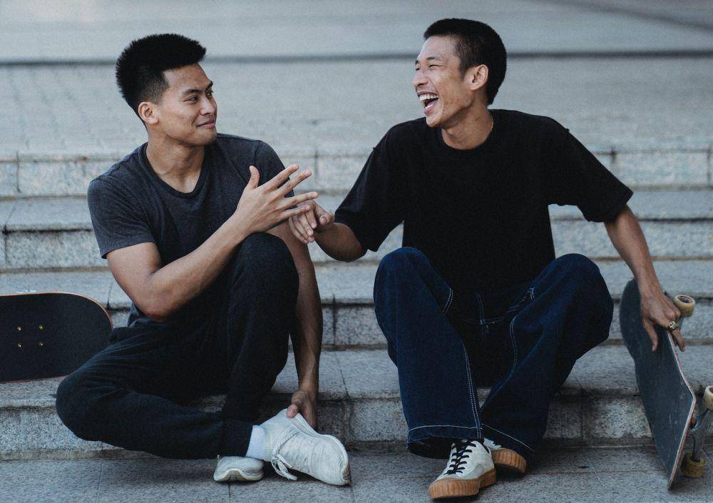 ilustrasi bersama sahabat (pexels.com/Allan Mas)
