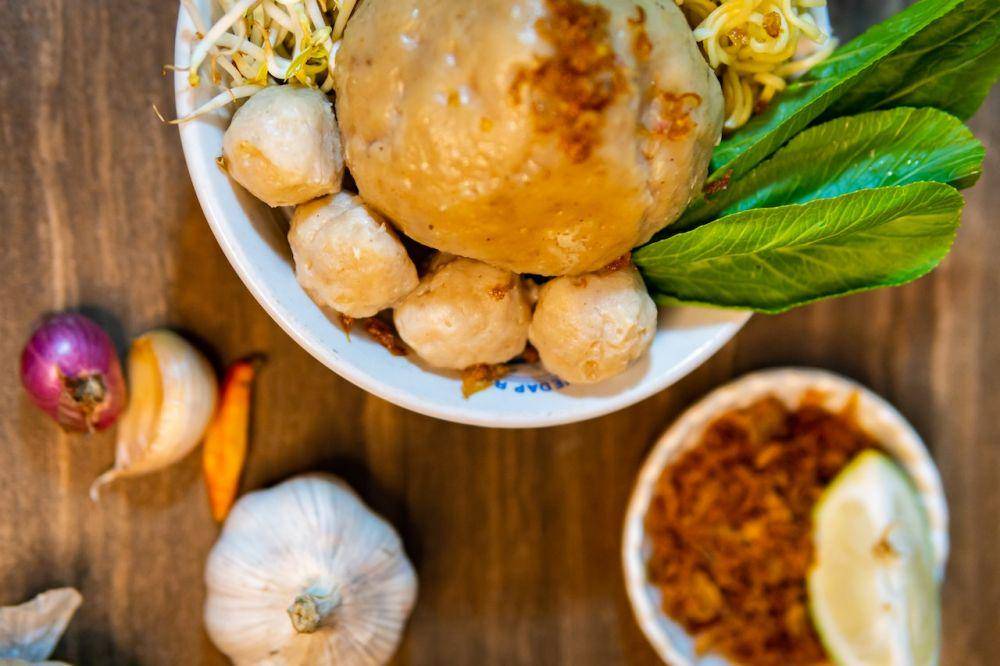 ilustrasi bakso dalam mangkuk (pexels.com/Baarast Project)