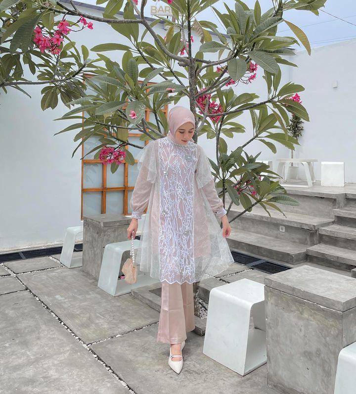 model celana yang cocok dengant unik (instagram.com/vinamaulina)