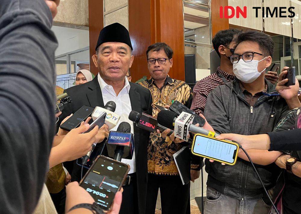 Plt Menteri Pemuda dan Olahraga, Muhadjir Effendy usai Rapat Kerja dengan Komisi X DPR RI (IDN Times/Margith Juita Damanik)