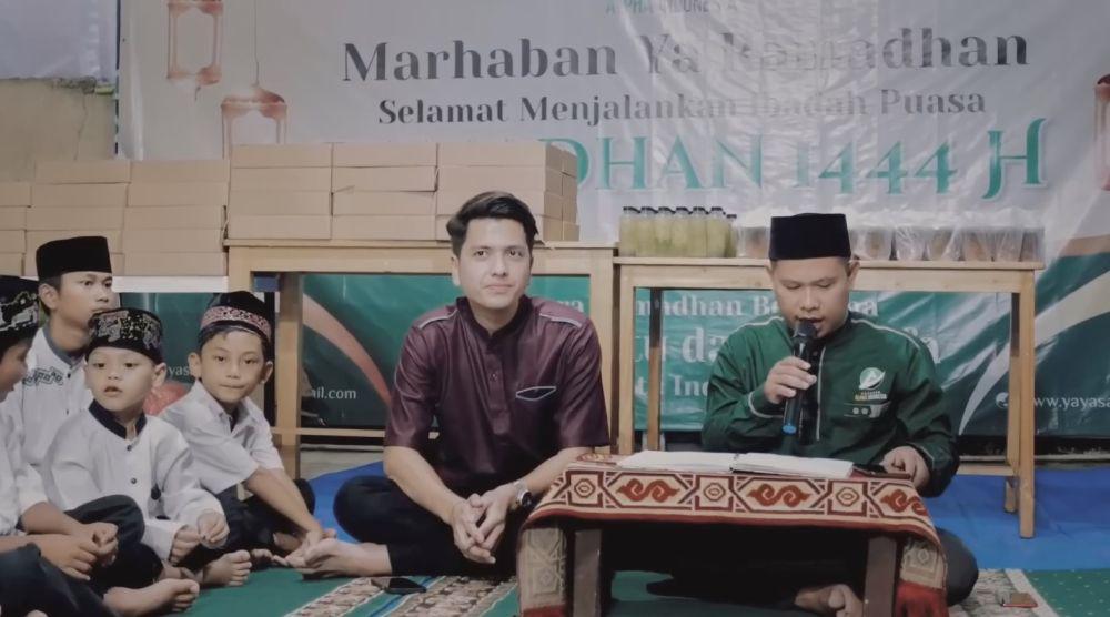 Glenca dan Rendi buka puasa (YouTube.com/Glenca Chysara)