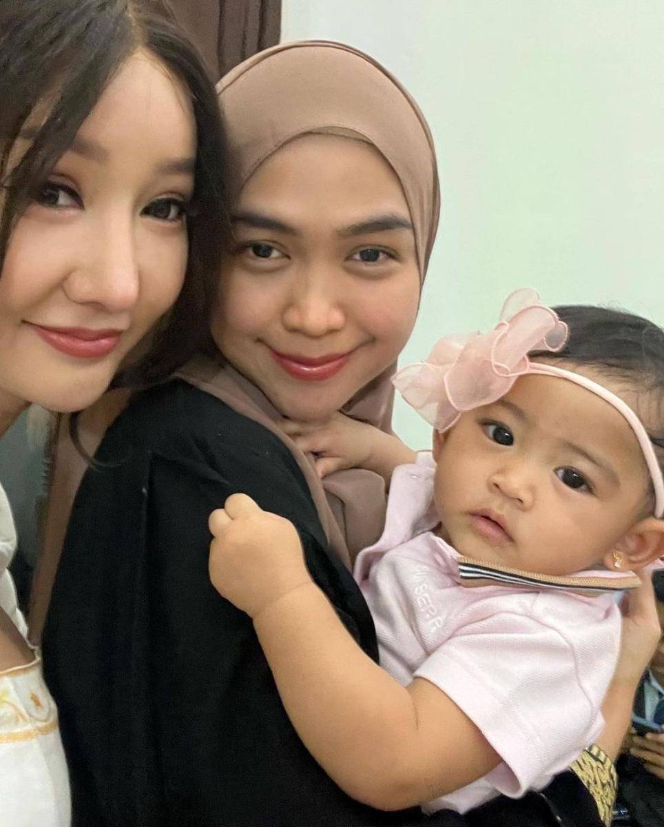 Artis di syukuran rumah Fuji (instagram.com/lucintaluna_manjalita)