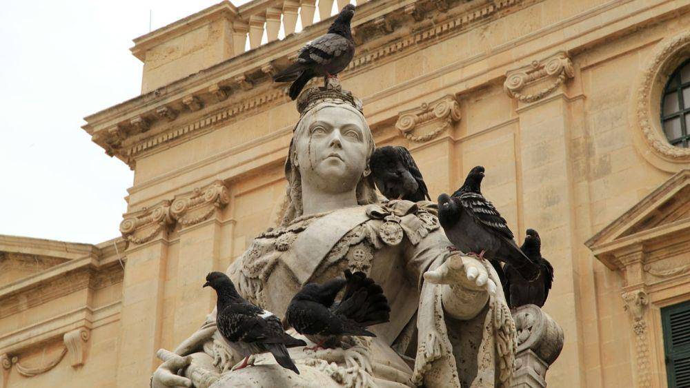 Patung Ratu Victoria di Misraħ Ir-Repubblica, Triq ir-Repubblica di Valletta, Malta (commons.wikimedia.org/Frank Vincentz)