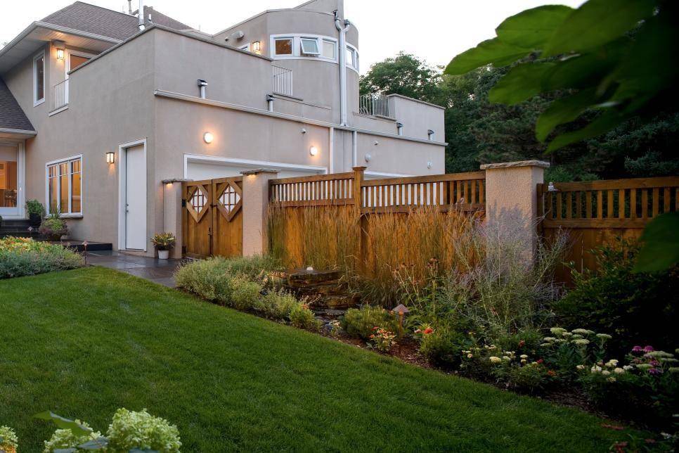 ilustrasi pagar rumah (hgtv.com/John Wiese))