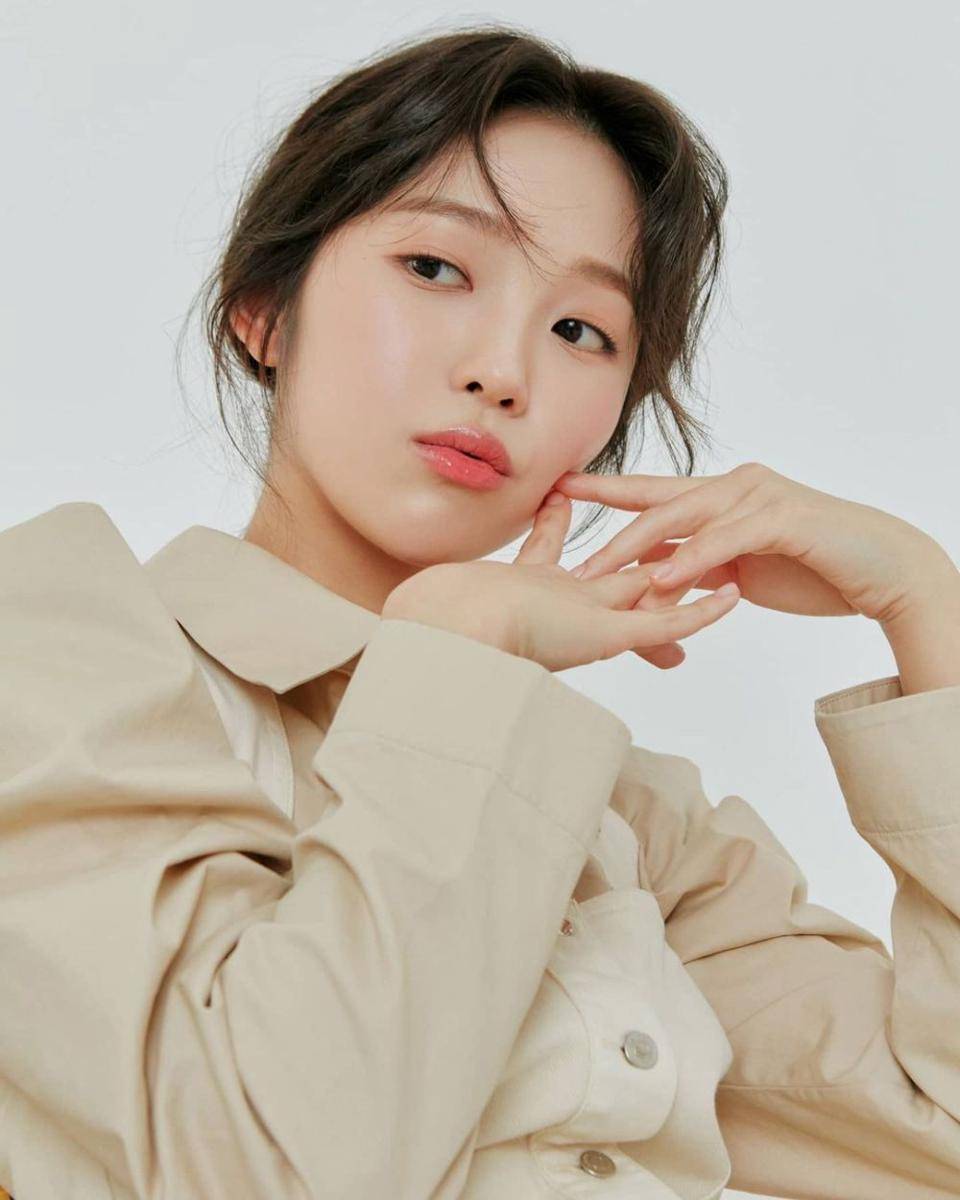 potret Hong Seung Hee (instagram.com/sxungxhee)
