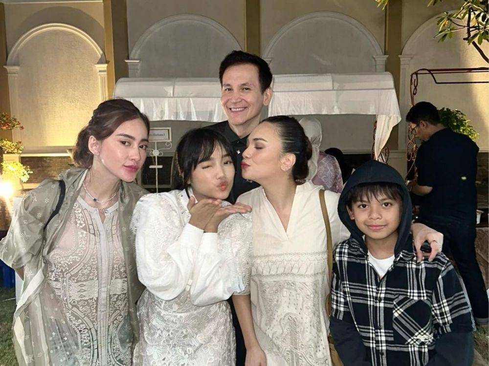 Artis di syukuran rumah Fuji (instagram.com/violenziajean)