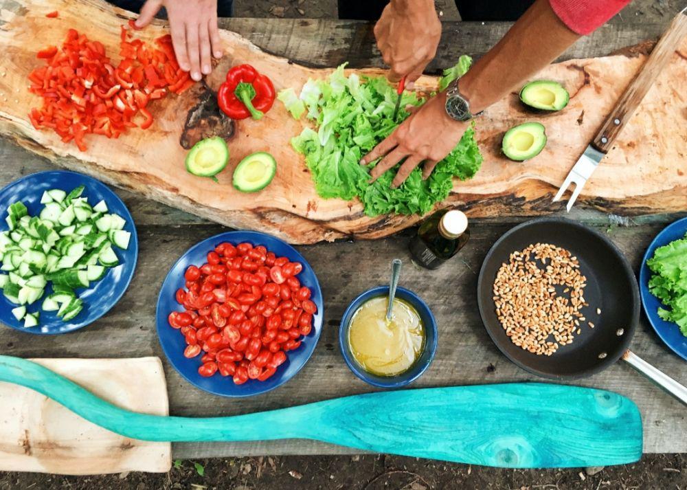 Ilustrasi memasak(unsplash.com/@mvdheuvel)