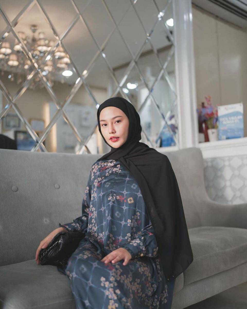 padu padan outfit pattern ala Dara Arafah (instagram.com/daraarafah)