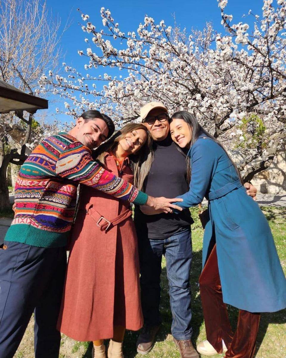 Reza Rahadian, Raihaanun, dan Anya Geraldine di Kapadokia (instagram.com/layanganputus.md)
