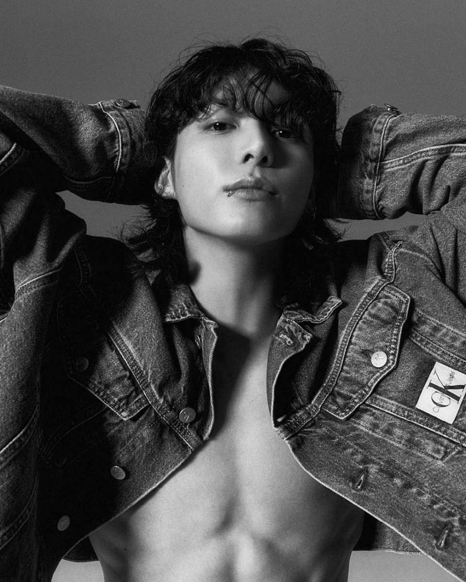 Jungkook BTS (instagram.com/calvinklein)