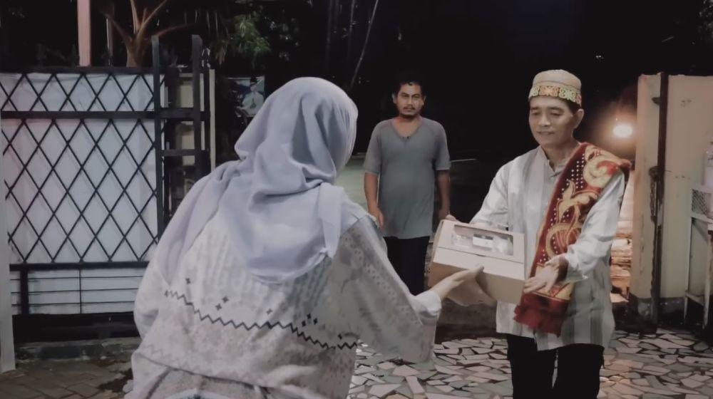 Glenca dan Rendi buka puasa (YouTube.com/Glenca Chysara)