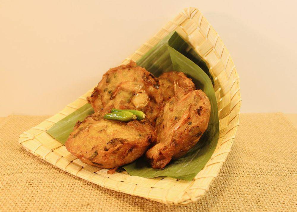 bakwan (commons.wikimedia.org/Hayati Mayang Arum)