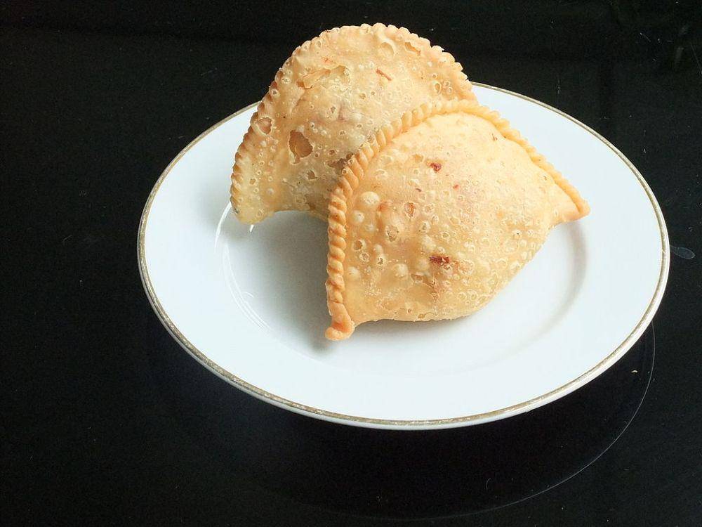 pastel (commons.wikimedia.org/Midori)