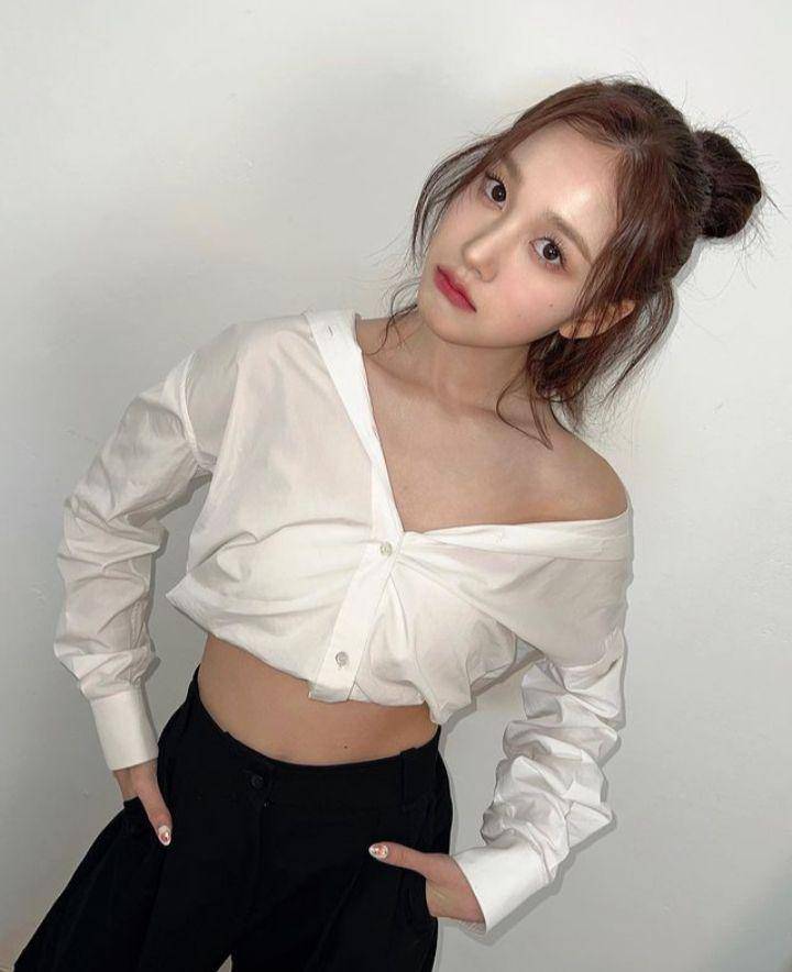 potret hair style member STAYC (instagram.com/stayc_highup)