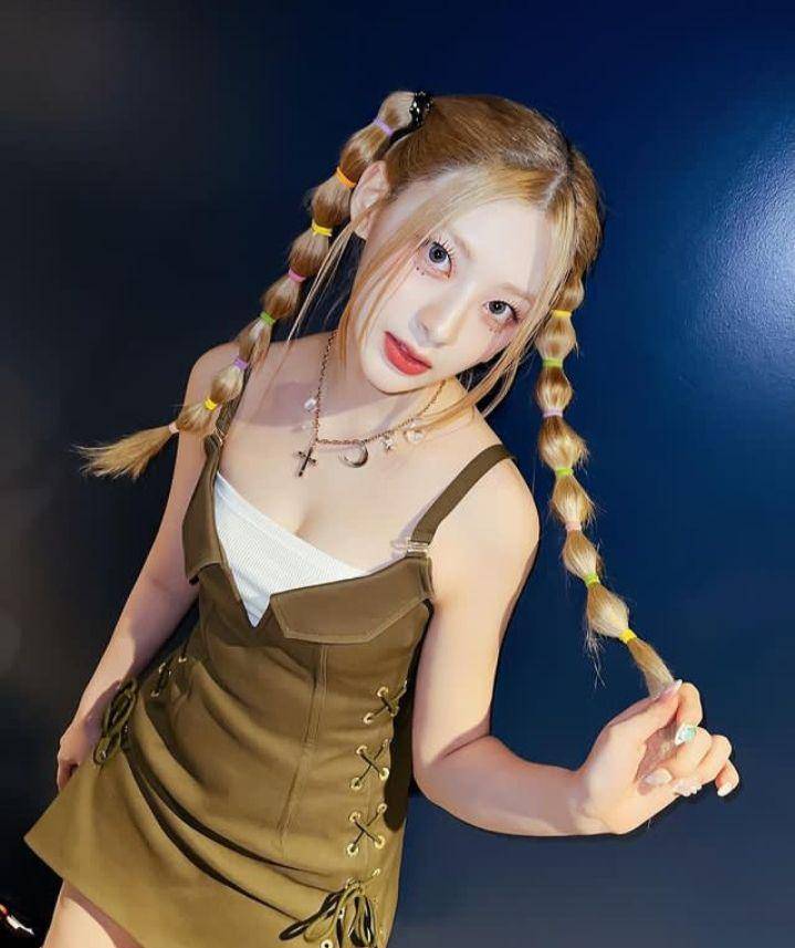 potret hair style member STAYC (instagram.com/stayc_highup)