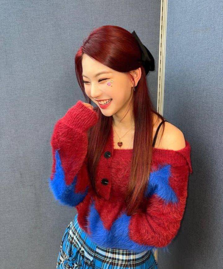 potret hair style member STAYC (instagram.com/stayc_highup)