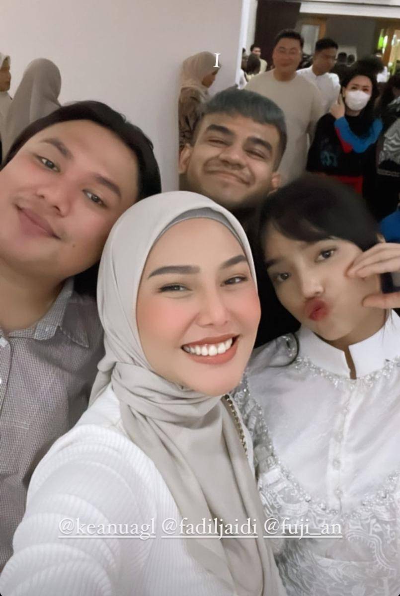 Artis di syukuran rumah Fuji (instagram.com/daraarafah)