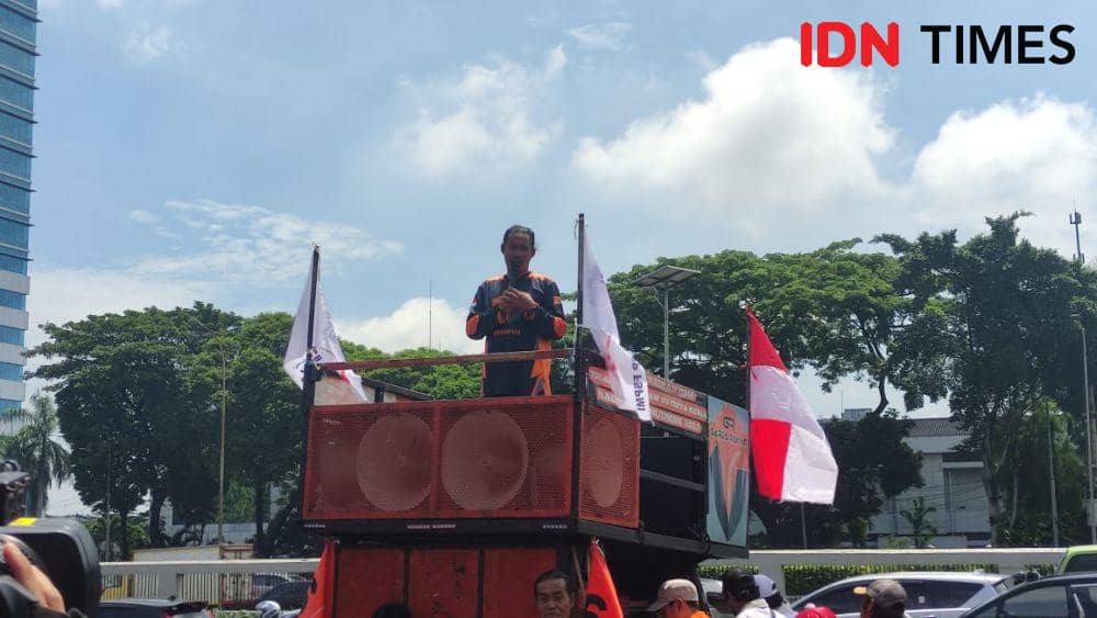 Demo buruh dukung Menko Polhukam Mahfud MD (IDN Times/Yosafat Diva Bayu)