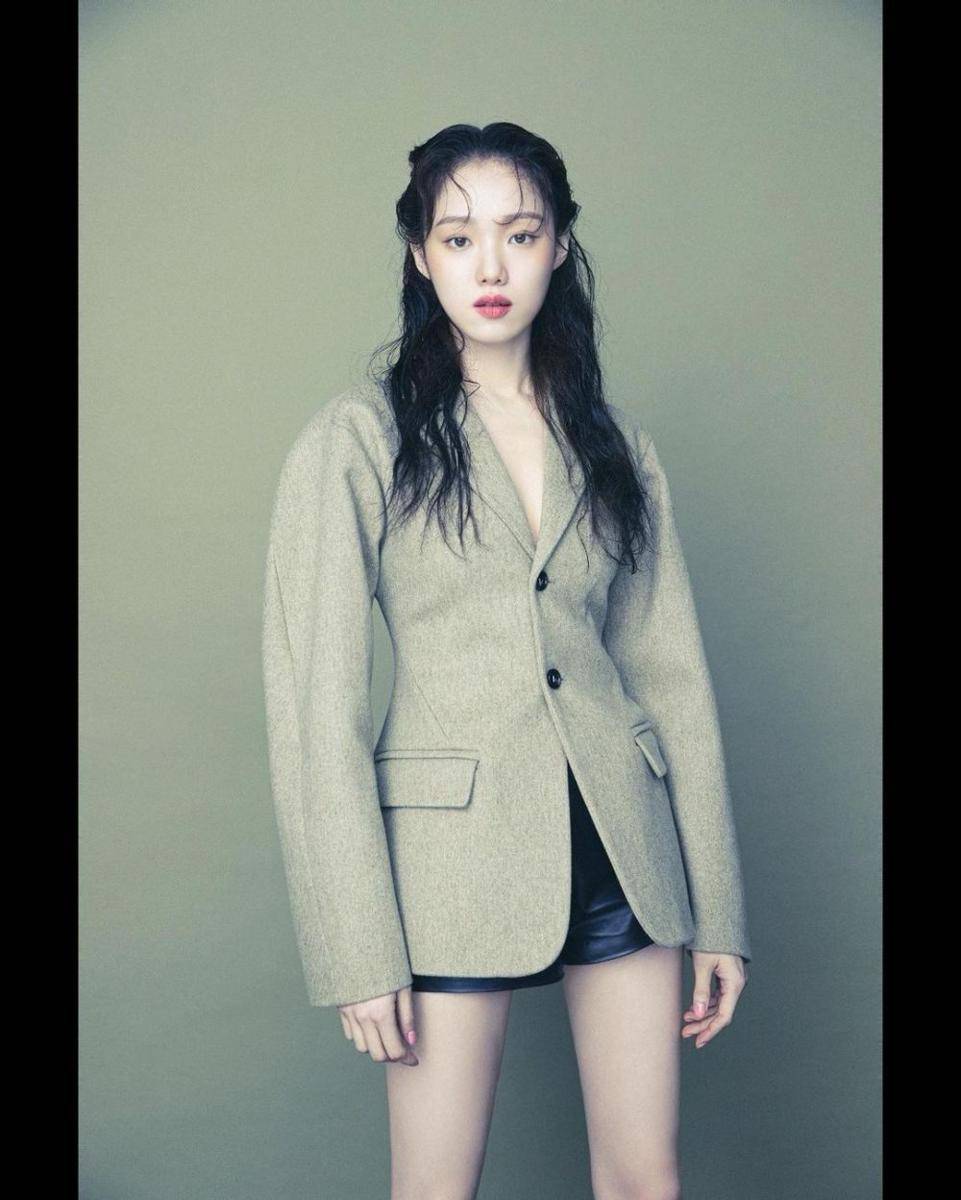 Potret Lee Sung Kyung (instagram.com/heybiblee)