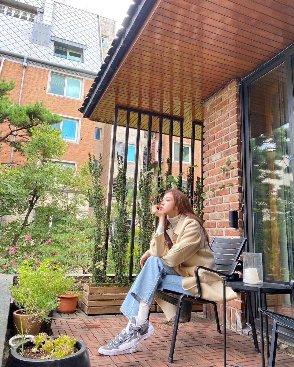 Potret Lee Sung Kyung (instagram.com/heybiblee)