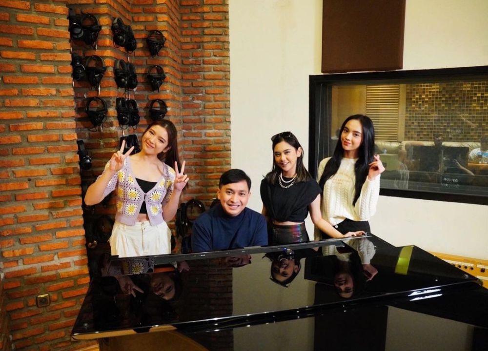 Lirik Lagu Menyesal - Ressa Herlambang, Dicover Empat Musisi Jenius
