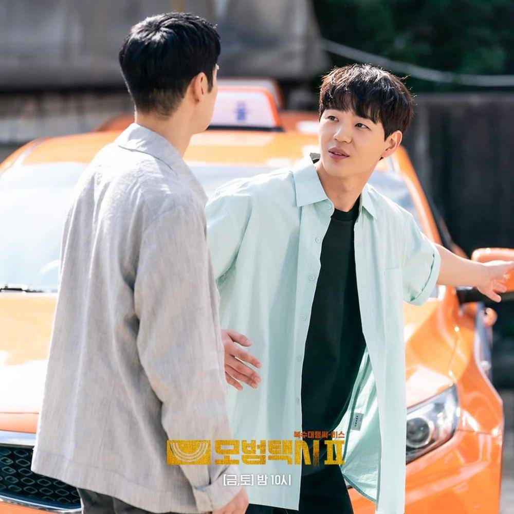 Lee Je Hoon dan Shin Jae Ha di Taxi Driver 2 (dok. SBS/Taxi Driver 2)