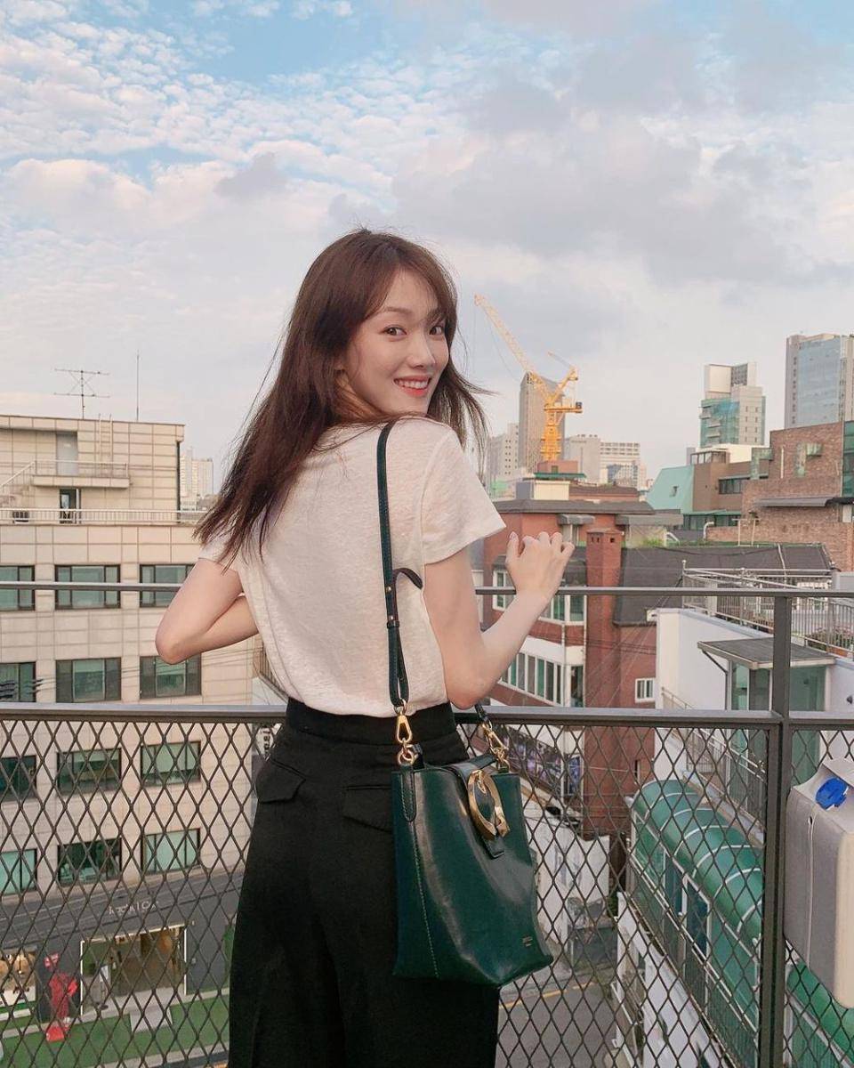 Potret Lee Sung Kyung (instagram.com/heybiblee)