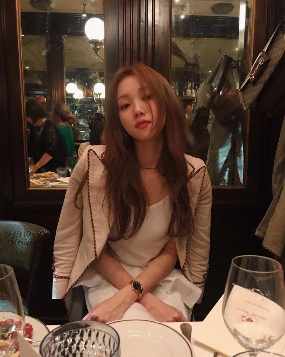 Potret Lee Sung Kyung (instagram.com/heybiblee)