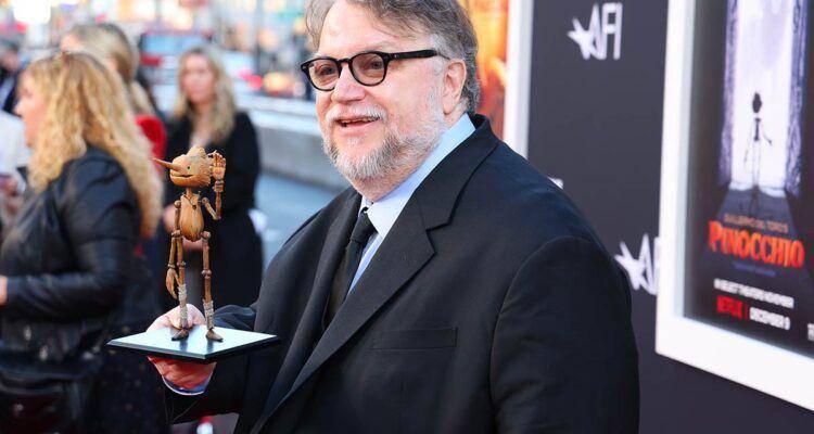 Guilermo del Toro (theplaylist.net)