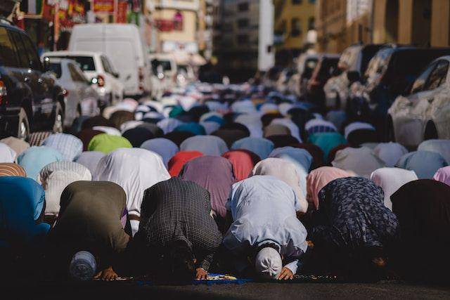 ilustrasi salat ied (unsplash.com/Levi Meir Clancy)