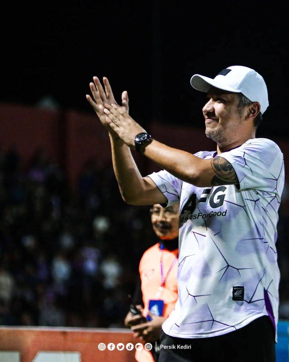 Gading Marten menonton Persik Kediri (instagram.com/persikfcofficial)