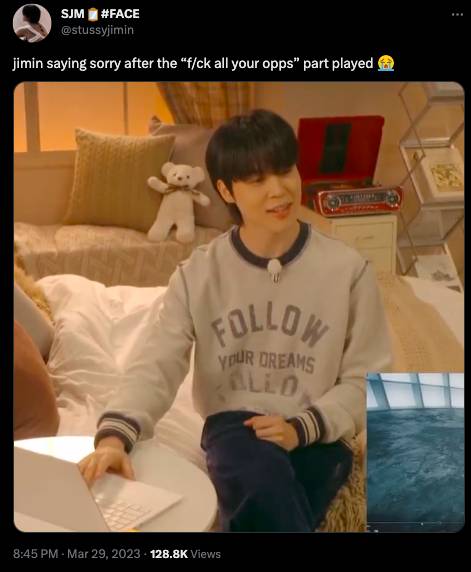 Jimin live di weverse sambil nonton bersama musik videonya (twitter.com/@stussyjimin)