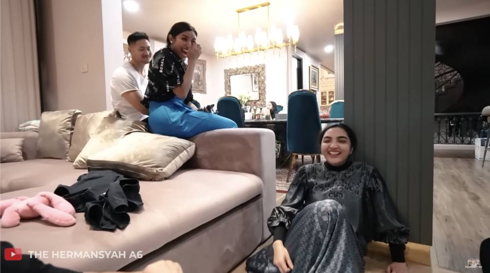Millen Cyrus dan Lionel Lee di rumah Ashanty (YouTube.com/The Hermansyah A6)