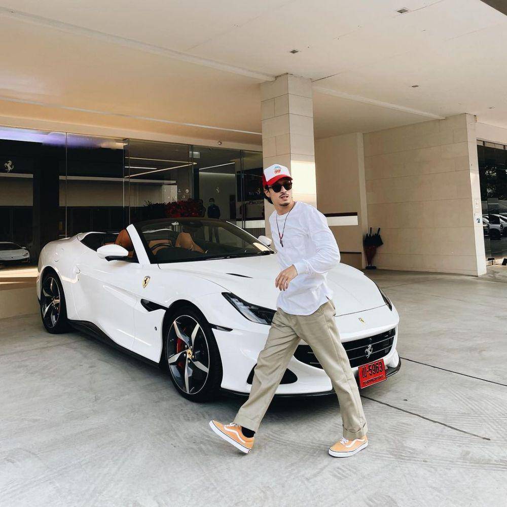 padu padan outfit putih ala Foei Patara (instagram.com/foeifoeii)