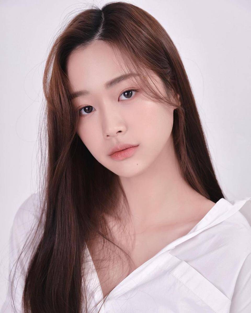 Jang Yeo Bin (instagram.com/yexobin)